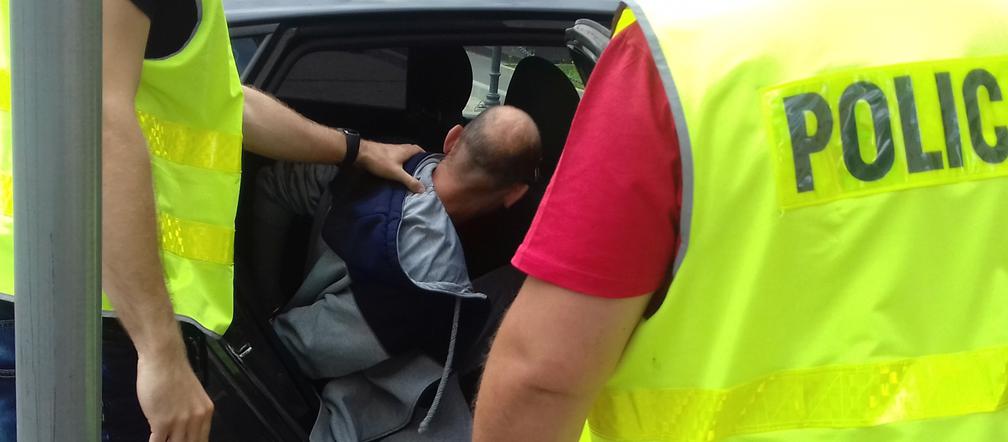 33-latek pobił i okradł starszą panią. Wpadł przez... dociekliwość własnej siostry