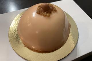 Ciastka w kształcie piersi promują profilaktykę raka piersi