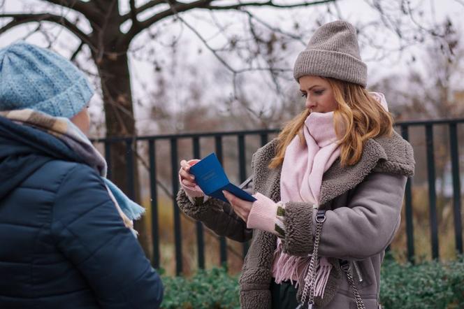 Przyjaciółki 21 sezon odc. 243: Anka (Magdalena Stużyńska), Marta (Laura Breszka)