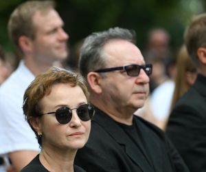 Zbigniew Zamachowski i Gabriela Muskała na pogrzebie Kołaczkowskiej