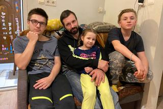 Łukasz Truszkowski został wdowcem z trójką dzieci, ich dom wymaga remontu