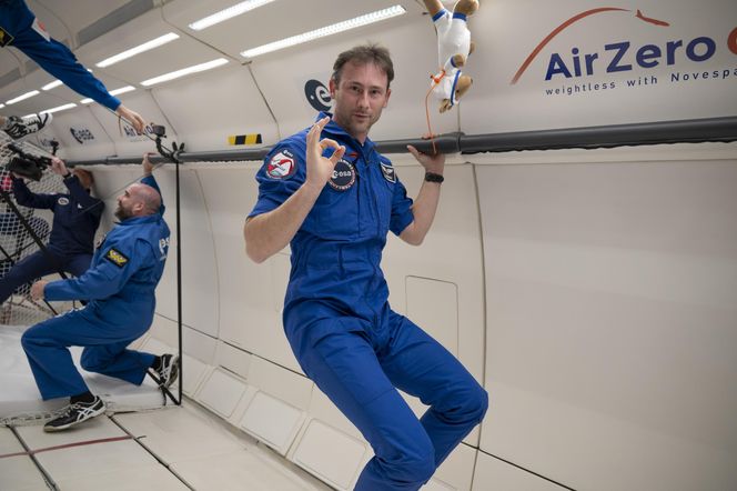 Test nieważkości podczas lotu parabolicznego
