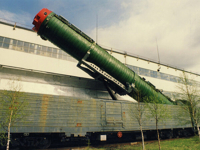 Nuklearny pociąg widziany w Rosji. Jedzie w stronę Ukrainy. Putin uderzy bronią atomową?