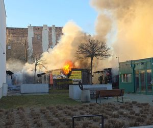 Pożar bazaru Różyckiego na warszawskiej Pradze. Jak do tego doszło?