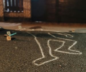 Co miał w głowie sprawca? Dlaczego to zrobił? Pytamy, gdy dowiadujemy się o kolejnym ataku. Czasem dorzucamy: skąd pochodził?