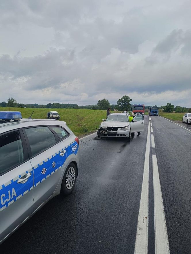 Groźny wypadek w Miłocicach: Toyota zderzyła się z BMW. Są ranni, w tym małe dziecko!
