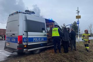 Zderzenie lawety z pociągiem koło Gniezna! Pojazdy stanęły w płomieniach 