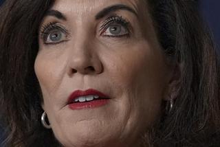 Dwóch na jedną nieobecną