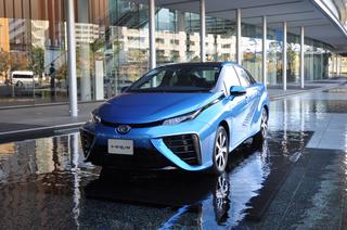 Toyota Mirai z dopłatami w USA! Kalifornia promuje samochody na wodór!