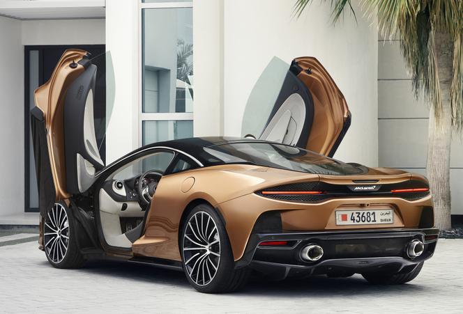 McLaren GT - dwa bagażniki i 3,3 s do setki