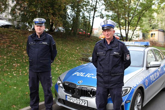 Policjanci z Poznania, którzy uratowali życie mężczyźnie