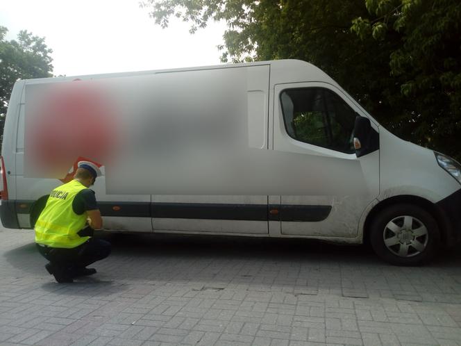 Tragedia na parkingu w Toruniu - "dostawczak" potrącił 74-latkę!