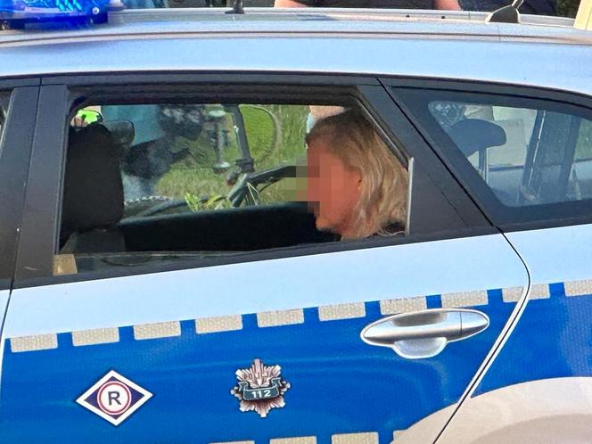 Tragedia na Ursynowie. Pieszy wpadł pod skodę na przejściu. Nie żyje