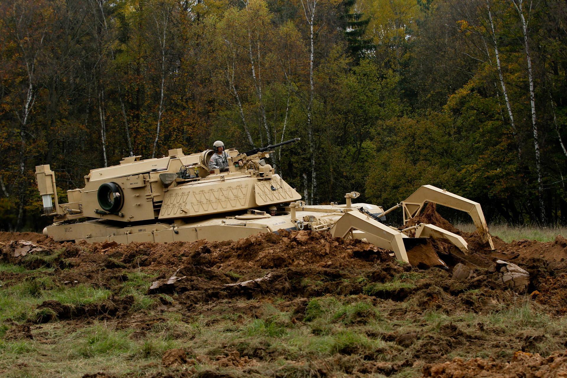 Czołg Saperski M1150 Shredder
