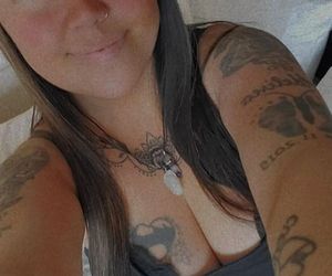 Zamordował ciężarną żonę, ranił córeczki, bo chciał syna