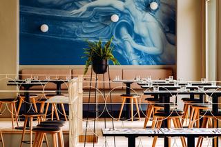 Syrena Irena Warszawa. Bistro w kamienicy u zbiegu Krakowskiego Przedmieścia i Oboźnej