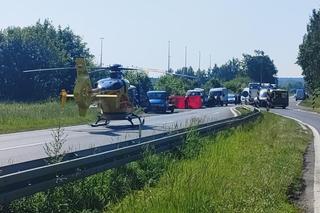 Tragedia w Bieruniu. Kierowca lawety wjechał w motocyklistę. 25-latek nie żyje