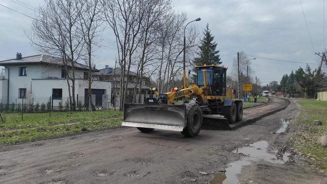 Drogowcy mają wiele pracy po zimie. Sprawdź, na których osiedlach się pojawią