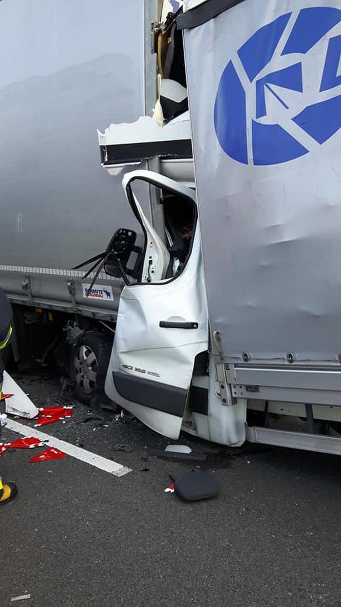 Tragiczny wypadek na S8 na wysokości Choroszczy. Nie żyje kierowca busa