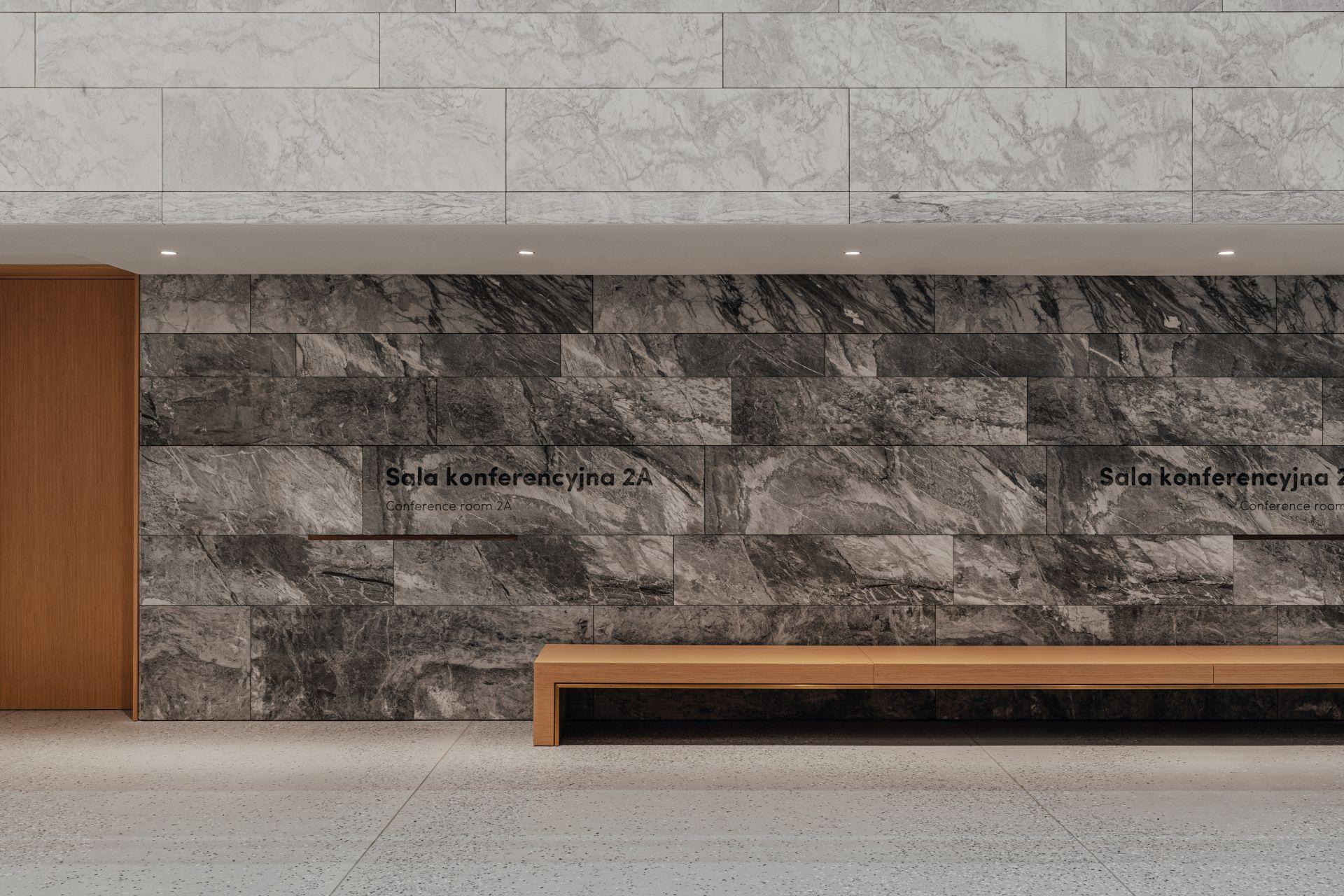 Muzeum Historii Polski. Nowe zdjęcia - sufit Mono Acoustic firmy Rockfon