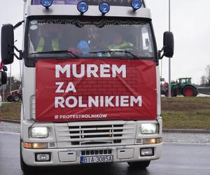 Protest rolników z 20 lutego. Blokada drogi obok Białegostoku