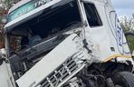 Tragedia pod Warszawą. Auto zderzyło się czołowo z tirem. Nie żyją dwie osoby, jedna jest ciężko ranna