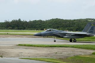 Amerykańskie samoloty F-15 i F-16 w Japonii