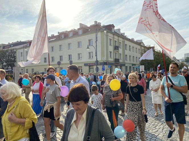 13. Marsz dla Życia i Rodziny zgromadził tłumy na ulicach Białegostoku [ZDJĘCIA]