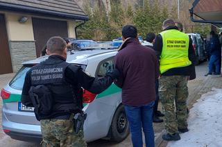 Ukrainiec przewoził 12 nielegalnych migrantów z Turcji. Wpadli w Chochołowie