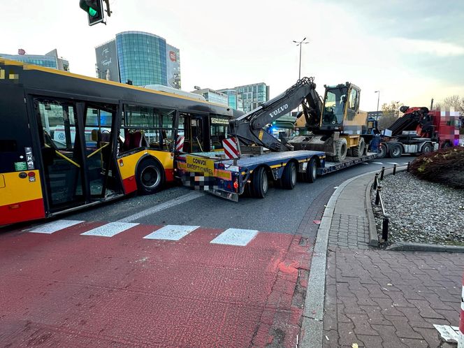 Wypadek autobus laweta