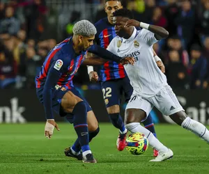 FC Barcelona - Real TV GDZIE OGLĄDAĆ? Barcelona - Real TRANSMISJA DZISIAJ NA KTÓRYM KANALE? Barcelona - Real STREAM ONLINE 5.04 w INTERNECIE. Barcelona - Real NA ŻYWO TV GDZIE OBEJRZEĆ?