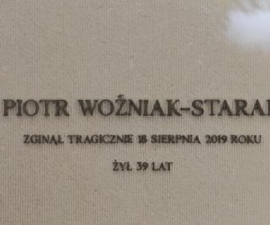  Grób Piotra Woźniaka-Staraka na warszawskich Powązkach