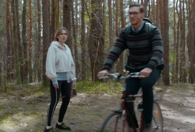 Na dobre i na złe po wakacjach 2022. Hania (Marta Żmuda Trzebiatowska), Piotr Korban (Mikołaj Roznerski)
