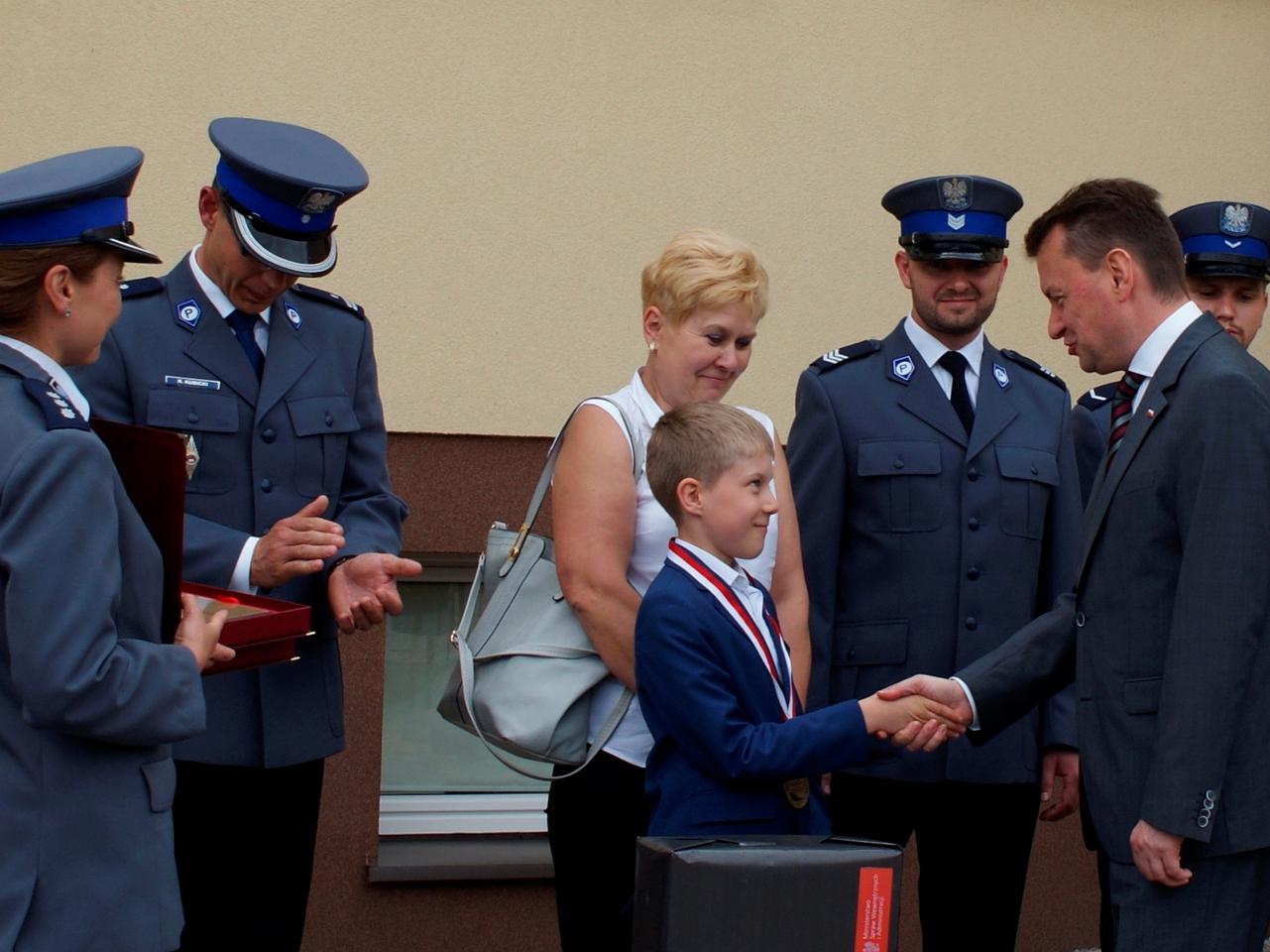 Dostał medal i hulajnogę