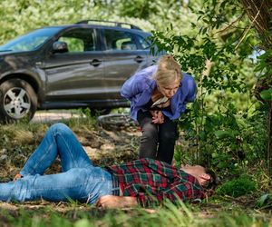 Na Wspólnej, odcinek 4086: Boska uratuje Edwarda! Nie powie jej, kim tak naprawdę jest - ZDJĘCIA