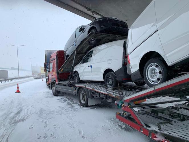 Duże utrudnienia na A2! Zderzyły się CZTERY ciężarówki