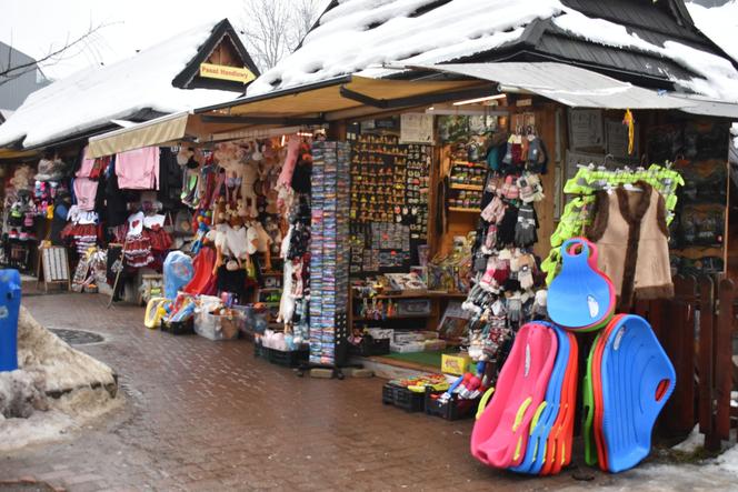 Prawdziwe góralskie pamiątki na wagę złota? Chińszczyzna  dosłownie zalewa Zakopane