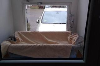 Alarm w oknie życia w Toruniu! Zakonnice znalazły 11-miesięcznego chłopczyka