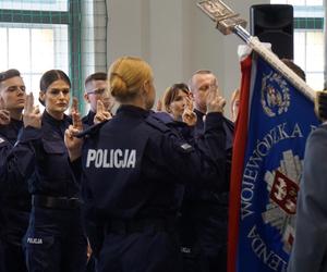 Nowi policjanci na Warmii i Mazurach. Ślubowanie złożyło 34 funkcjonariuszy [ZDJĘCIA]