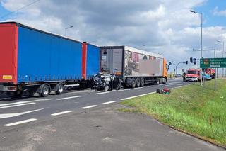 Groźny wypadek na DK 10 w Nakle nad Notecią. Dwie osoby poszkodowane [ZDJĘCIA]