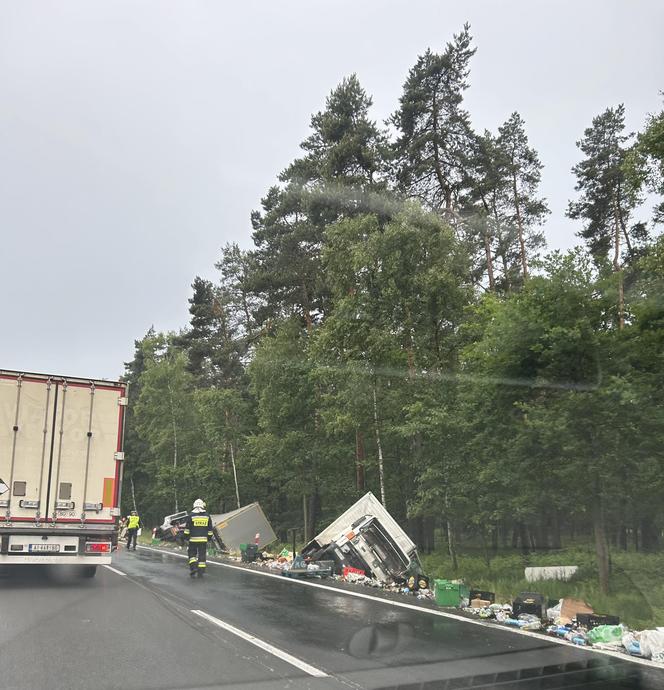 Zderzenie samochodów na DK1 w Kobiórze