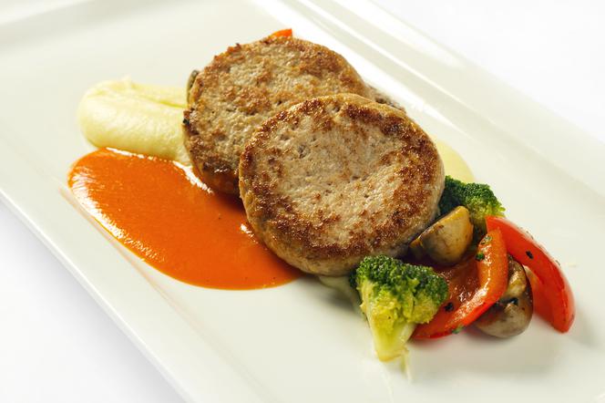 Suflet cielęcy z sosem pomidorowym