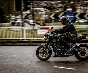 Eleganccy motocykliści przejadą przez Bydgoszcz. To akcja w szczytnym celu!