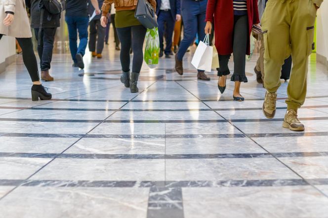 Black Friday już nadszedł. Według badań co trzeci Polak poprawia sobie nastrój zakupami