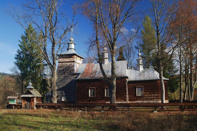 To jedna z najsłynniejszych wsi w Małopolsce. Kiedyś wyrabiano w niej drewniane łyżki