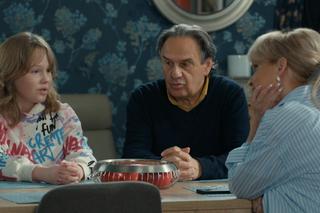 	Barwy szczęścia odc. 3026. Małgorzata (Adrianna Biedrzyńska), Jerzy (Bronisław Wrocławski), Emilka (Jessica Frankiewicz)