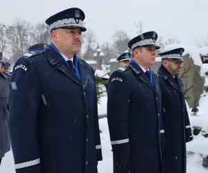 Inspektor Dariusz Krzesicki odszedł na wieczną służbę. Ostatnie pożegnanie zmarłego policjanta