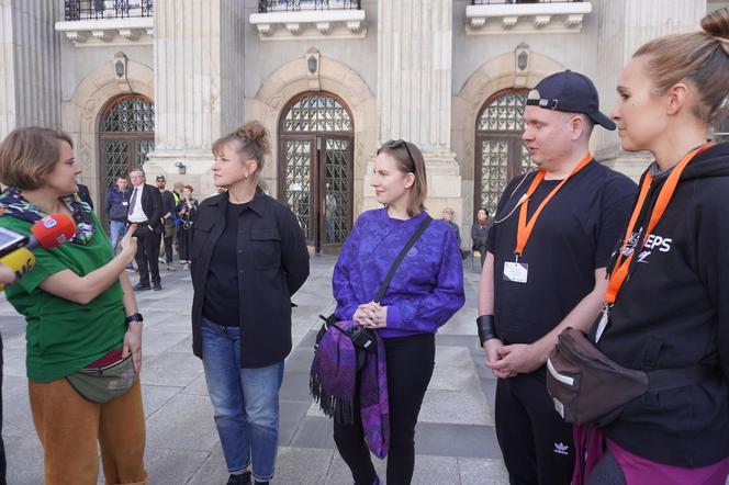 Filmowcy z Niemiec kręcą serial we wnętrzach Śląskiego Urzędu Wojewódzkiego w Katowicach