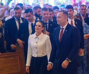 Fałszywy ksiądz zakłócił mszę z udziałem prezydenta Nawrockiego