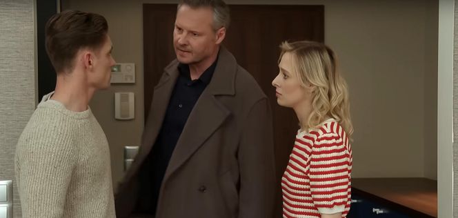 	Pierwsza miłość odc. 4024: Kaja (Elżbieta Trzaskoś), mąż Mikołaj Kamiński (Michał Gadomski), Oskar (Filip Gurłacz)